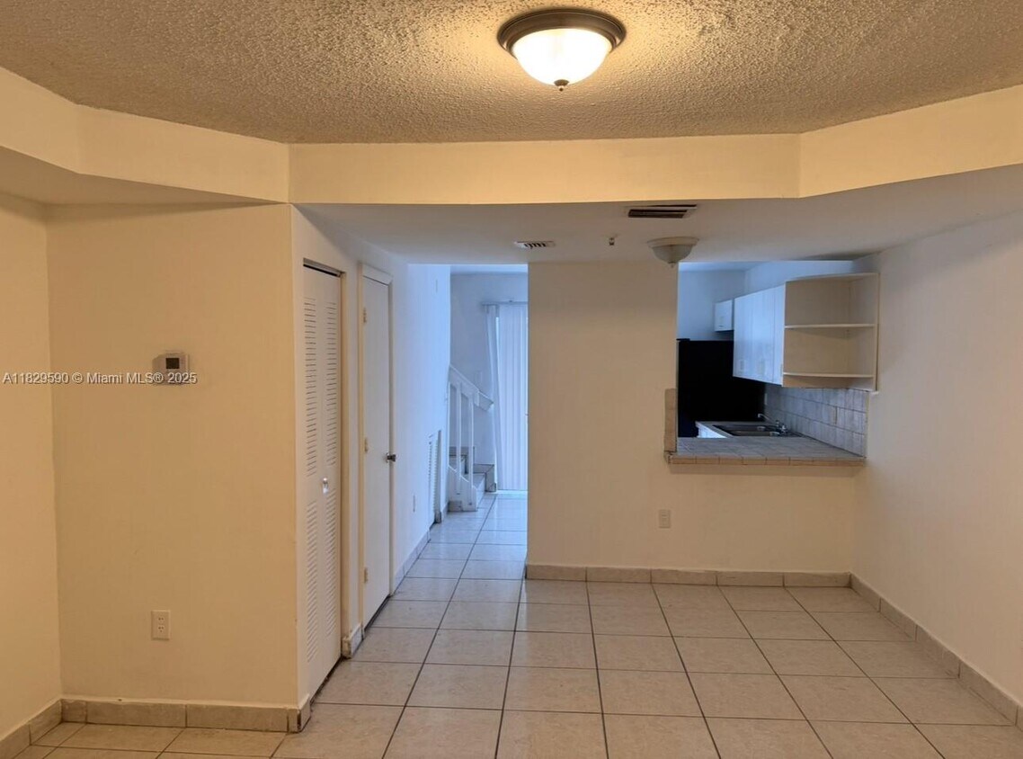 Foto principal - 2145 NW 19th Terrace