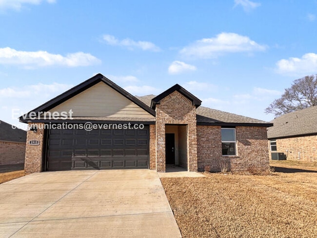 Building Photo - 1515 Ridgefield Cir