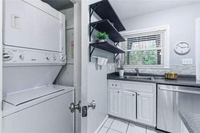 Building Photo - 1010 Scott Blvd