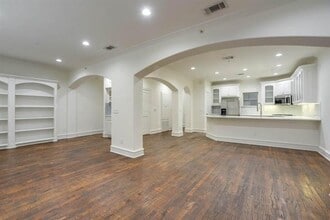 Building Photo - 4110 McKinney Ave