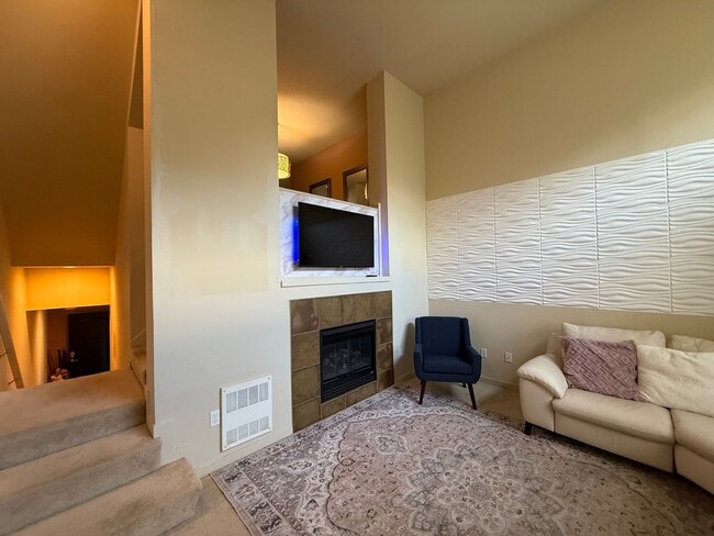 Building Photo - Experience Comfortable Living at The Camde...