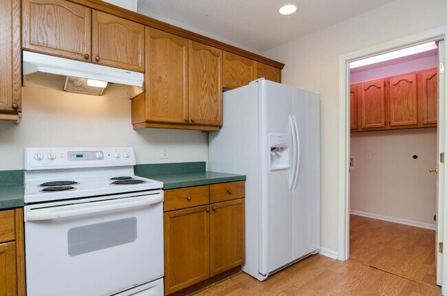 Foto del edificio - 7511 Old Oak Rd