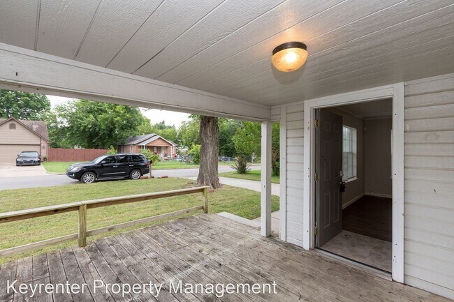 Building Photo - 2 br, 1 bath House - 2541 E Newton St N