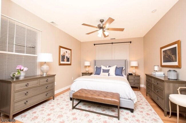 Foto del edificio - 4 Eagles Nest Ln