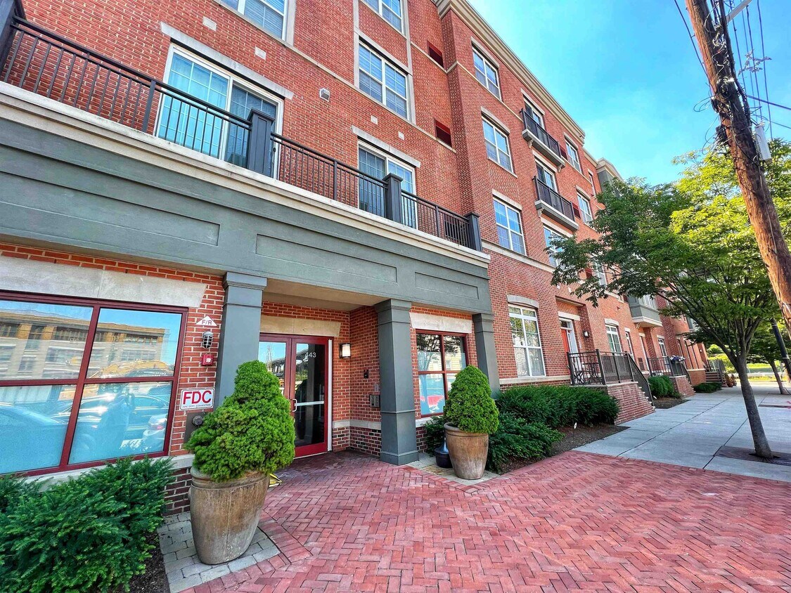 Primary Photo - 443 2nd St