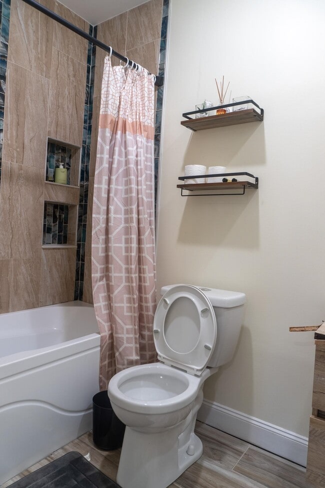 Building Photo - 4 Highview Rd