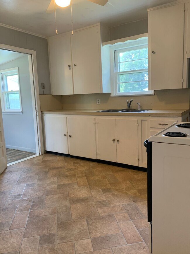 Foto del edificio - Updated 2 bed/1 bath, 720 sqft home!