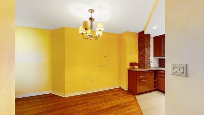 Building Photo - 87 Gainsborough St