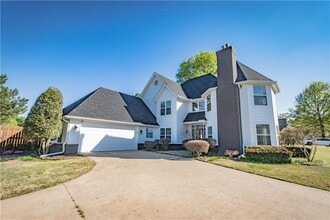 Building Photo - 2 Oak Ridge Ln