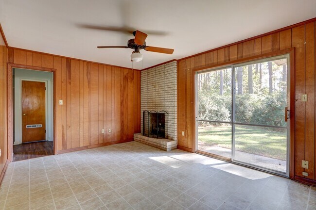 Foto del edificio - 101 E 10th St