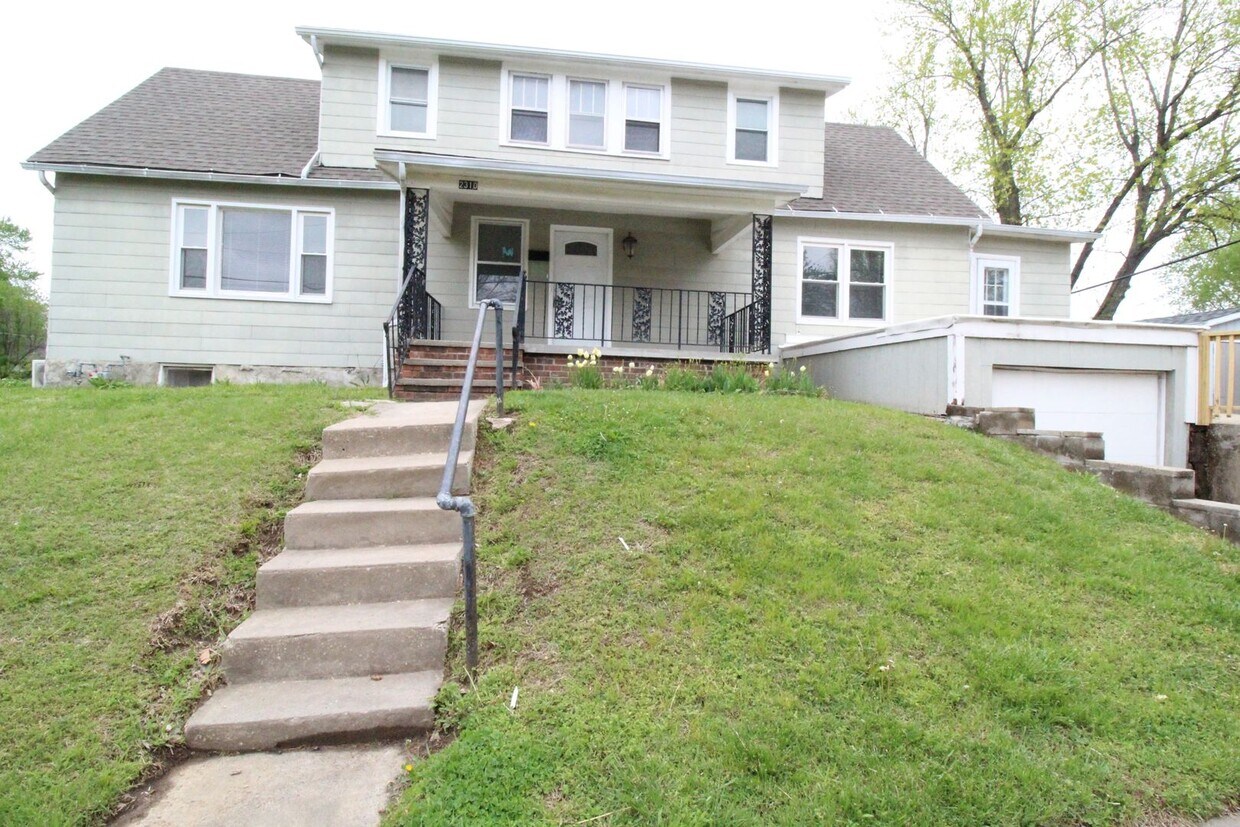 2310 W 41st Ave, Kansas City, KS 66103 House Rental in Kansas City