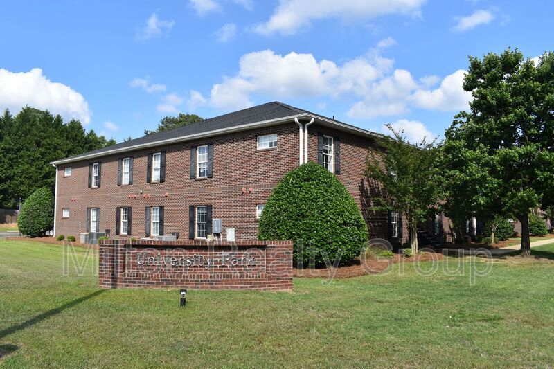 Primary Photo - University Park Apartments