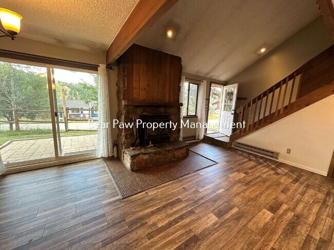 Building Photo - "Charming 2-Bedroom Duplex in Kittredge"