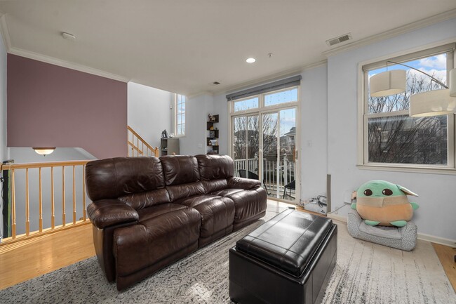 Foto del edificio - 397 Kingston Ct