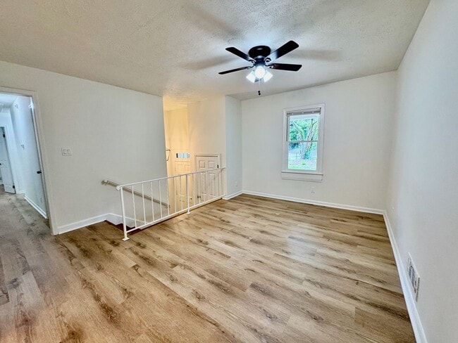 Building Photo - 508 Landers Dr SW