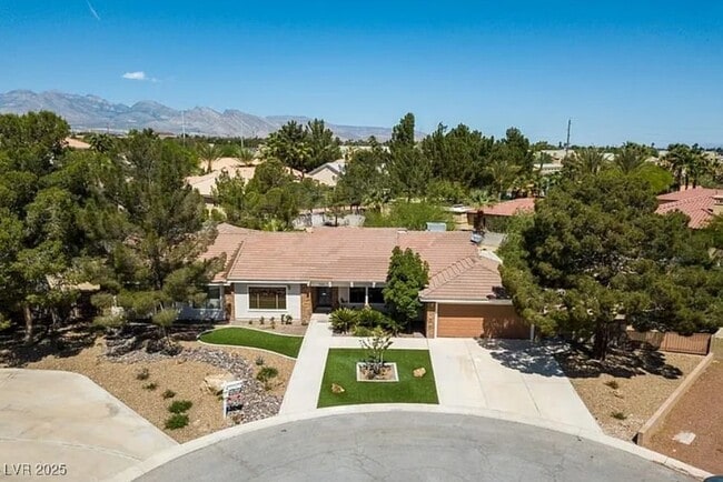 Building Photo - 7040 Bailey Cir