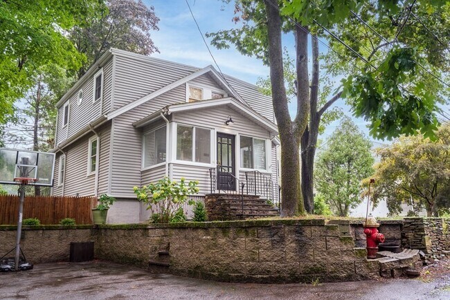 Building Photo - 29 High Ledge Ave