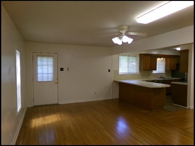 Foto del edificio - 11423 Birchwood Dr