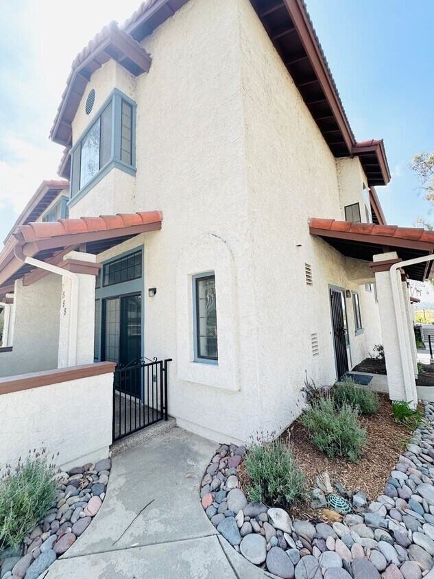 Primary Photo - Stunningly remodeled tri-level 3-bedroom 2...