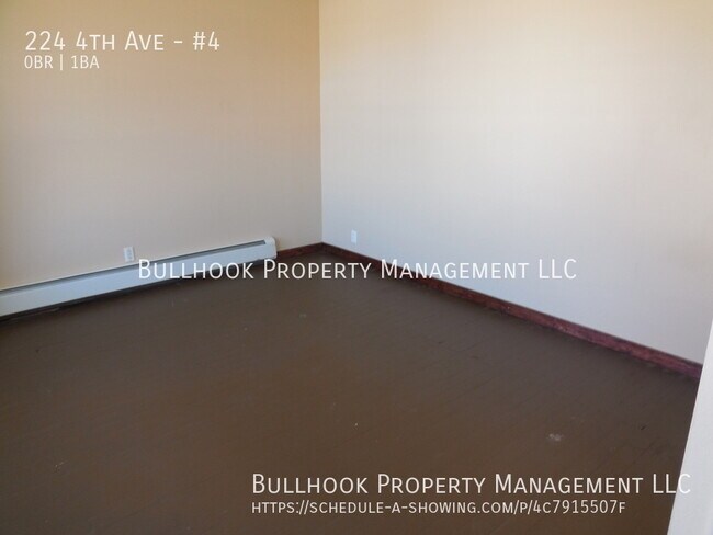 Building Photo - Downtown Living in a Spacious Studio