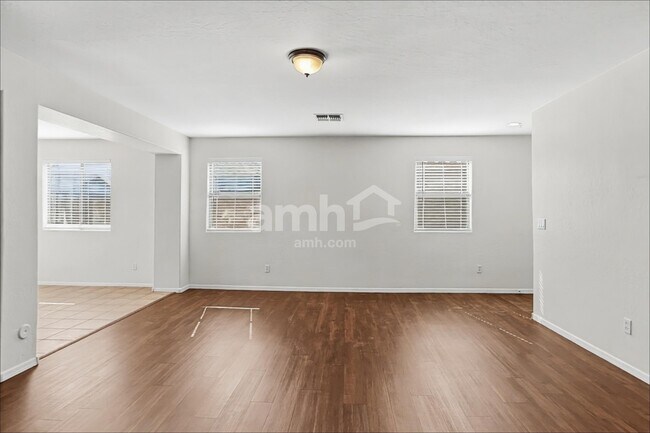 Foto del edificio - 236 W Angus Rd