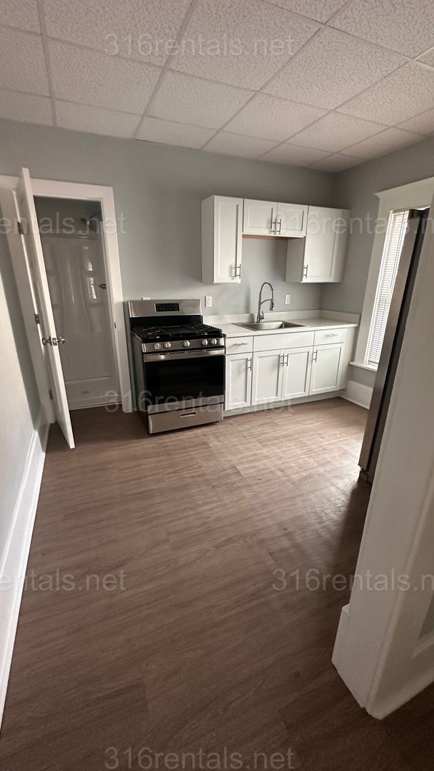 Foto del edificio - $850 - 1 bed 1 bath - Beautiful newly renovated Multi-family home located in Delano