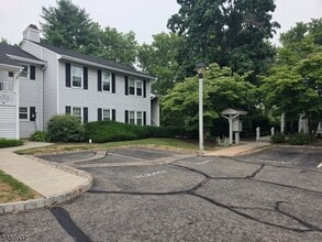 Building Photo - 87 Junco Ct