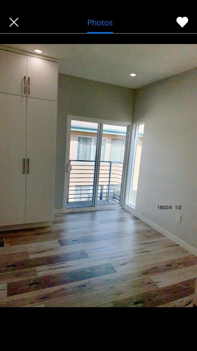Building Photo - 1802 N Serrano Ave