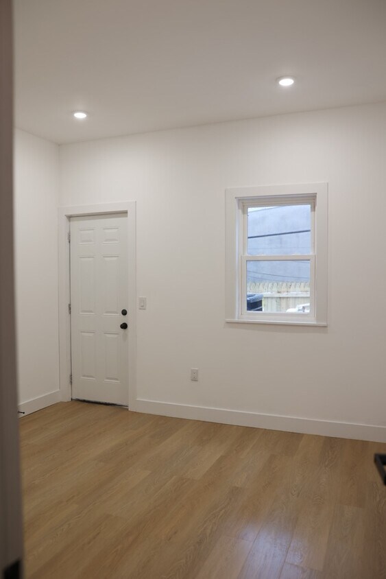 Building Photo - 3707 N 5th St
