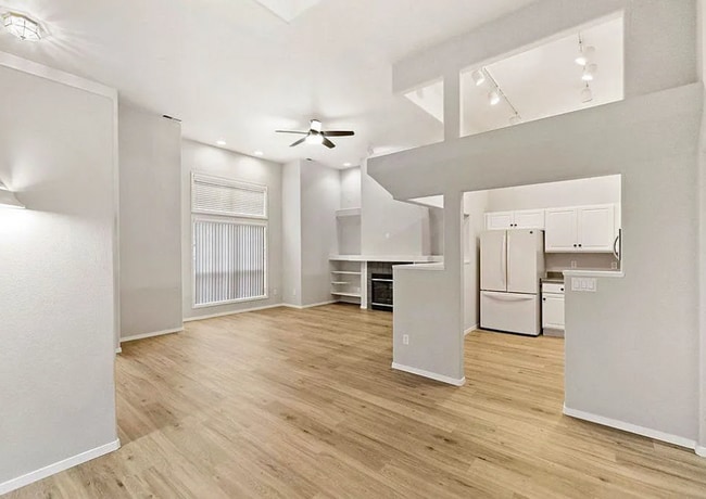 Building Photo - Spacious 2 Bedroom 2 Bath Condo with Detac...