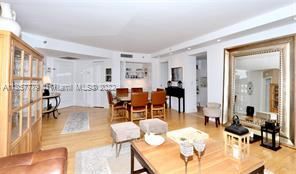 Building Photo - 3 br, 3 bath Condo - Mystic Pointe Tower 4...