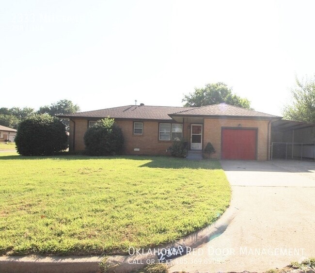 Building Photo - 2333 Mustang St
