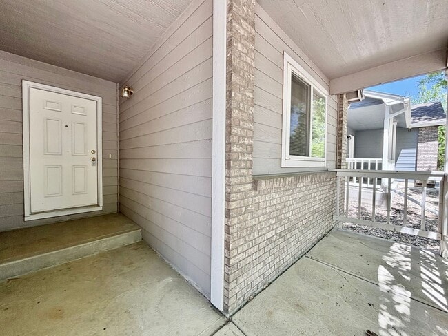 Foto del edificio - Beautiful Duplex with Attached Garage and Fenced Backyard!
