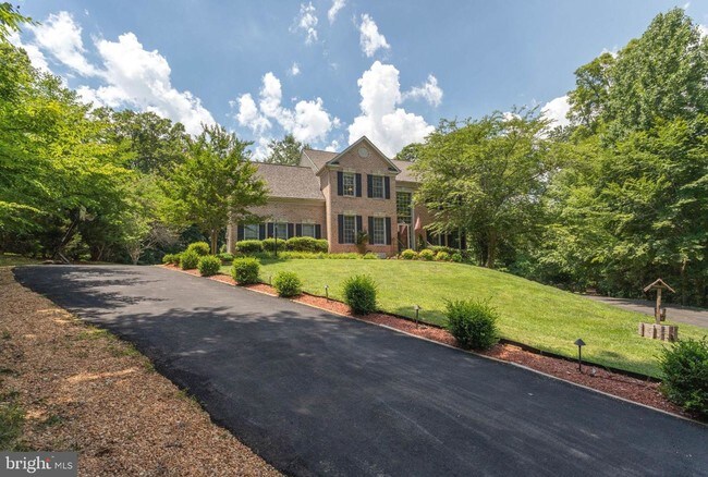 Building Photo - 11000 Stonebrook Dr