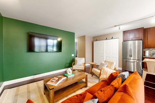 Foto del edificio - 1600 N Halsted St