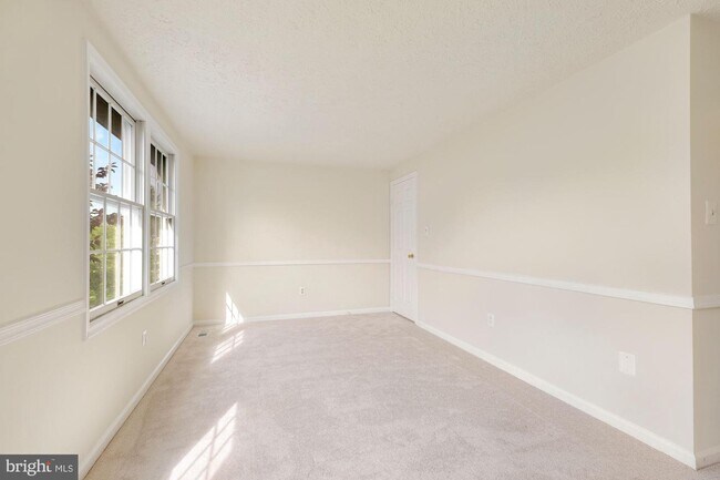 Building Photo - 11023 Outpost Dr