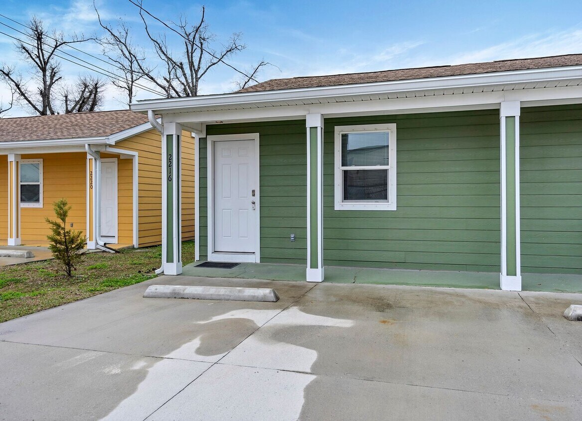 Foto principal - 2216 E 17th St