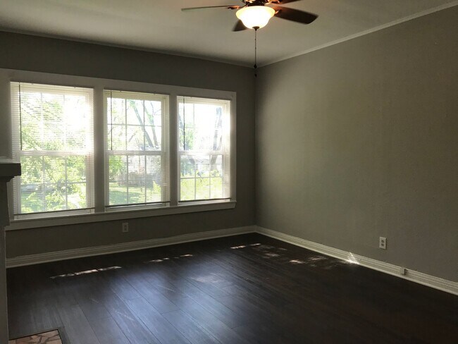 Foto del edificio - Upstairs Duplex close to Barksdale Air For...