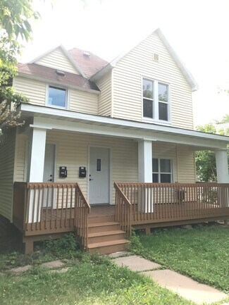 Building Photo - 218 E 5th St
