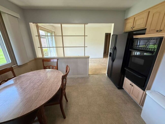Foto del edificio - 3 BED 1.5 BATH SINGLE FAMILY HOME