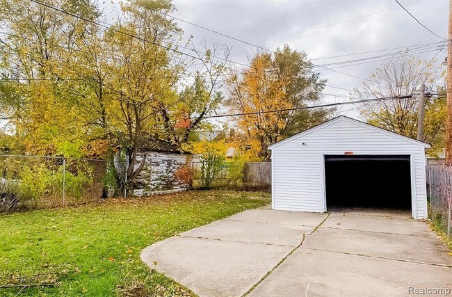 Building Photo - 10725 McKinney St