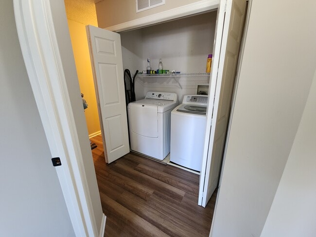 Building Photo - 320 Wagon Wheel Ln