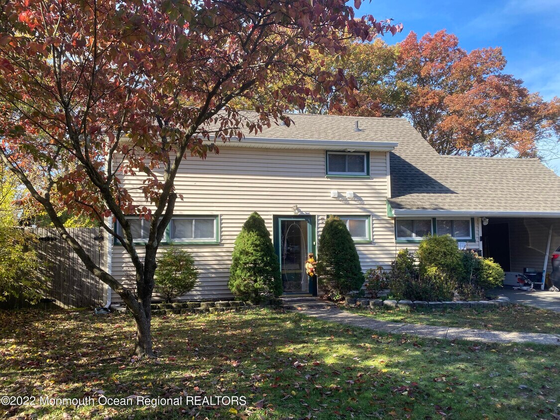 Primary Photo - 7 Ridge Rd