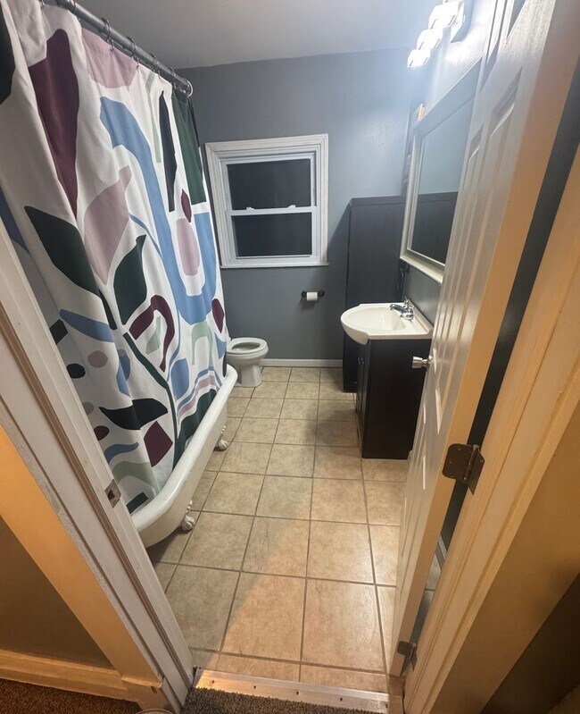 Foto del edificio - 2 Bedroom 1 Bathroom- Single Family Home