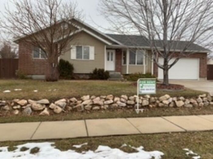 Primary Photo - 5 bdrm 3 bth Home with 2 car garage