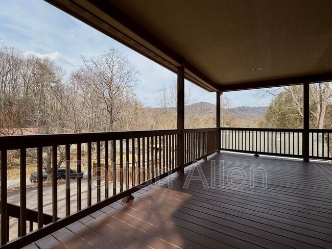 Foto del edificio - 22 Bassett Rd