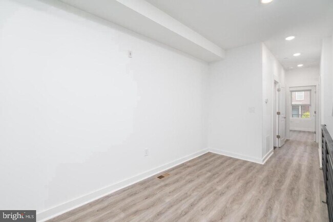 Foto del edificio - 3424 Wallace St
