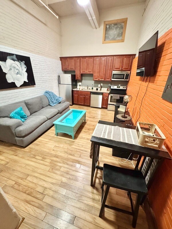 Foto del edificio - 114 Virginia St