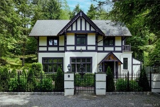 Building Photo - 8 Old Park Rd