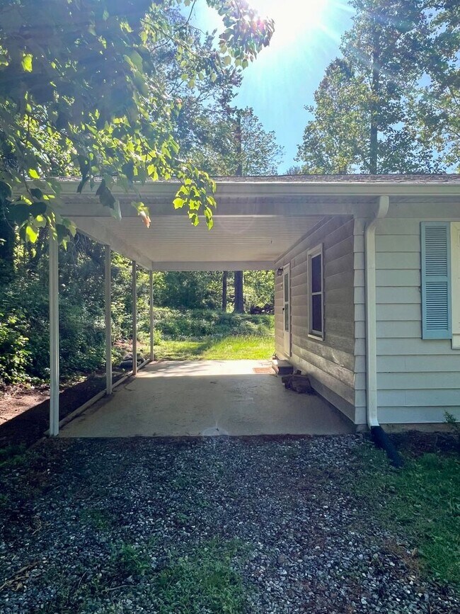 Foto del edificio - 3 Bedroom home for rent in Hendersonville!